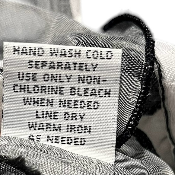 Jaipur Black and White Ruffled Blouse Medium - Picture 8 of 12